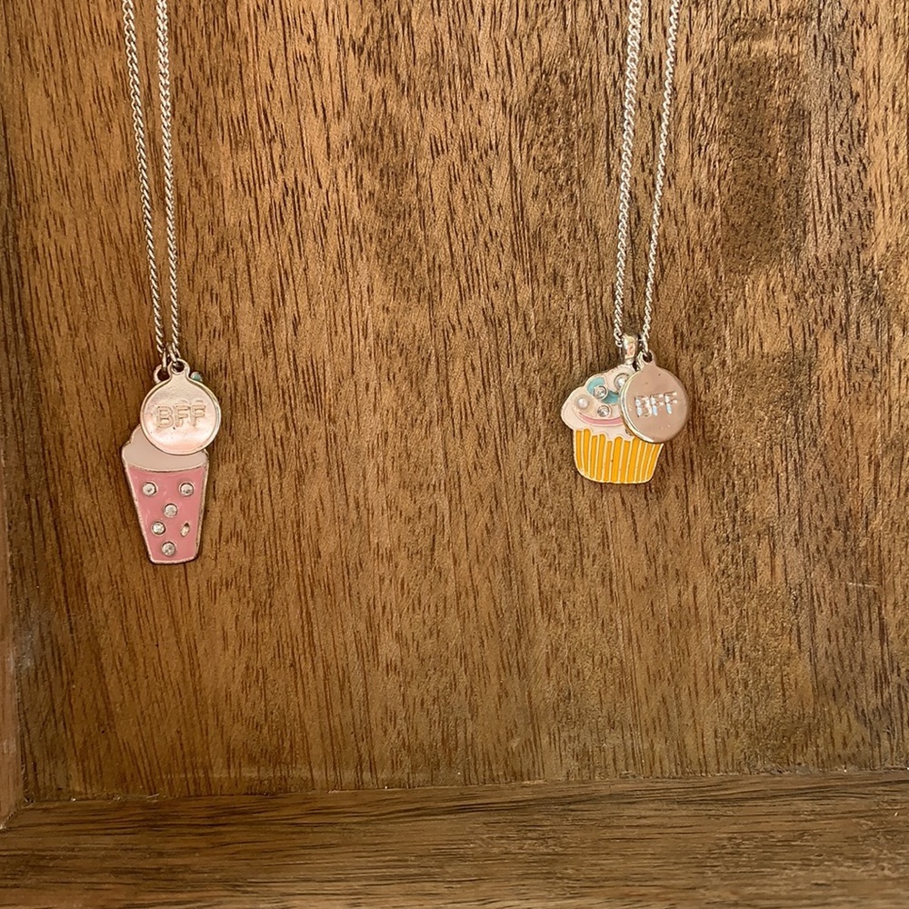 🎄🎁…🧁 “NEW” BFF necklaces